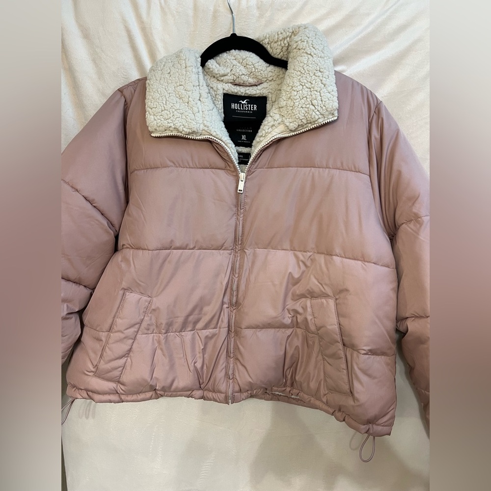 Hollister Women's Blush Puffer Coat